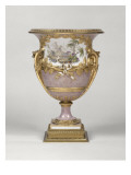 Vase "jardin", acquis en 1780 par Louis XVI pour la Grande Chambre du Roi (de L. XIV)- décor de Giclee Print by H.F. Vincent