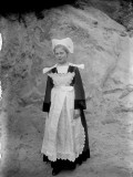 Jeune fille en costume traditionnel (Fouesnant, Finistère) reproduction procédé giclée