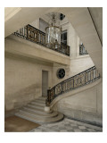 Petit Trianon: Vue du vestibule et de l'escalier, avec la rampe en fer forgé aux chiffres de Reproduction procédé giclée