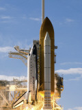 Space Shuttle Atlantis Lifts Off from its Launch Pad at Kennedy Space Center, Florida Lámina fotográfica Space Shuttle Atlantis Lifts Off from its Launch Pad at Kennedy Space Center, Florida Lámina fotográfica