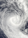 Tropical Cyclone Oli Off the Coast of Tahiti Photographie
