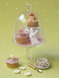 Cupcakes and Flowers Affiches par Louis Gaillard