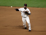 Texas Rangers v San Francisco Giants, Game 2: Juan Uribe Photographie par Jed Jacobsohn