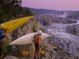 Kayakers Preparing to Ride the Potomac River at Great Falls Photographie par Kenneth Garrett