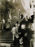 Vendors and Pedestrians Along a Steep Staircase Photographie par W. Robert Moore