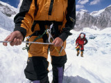 Climbing the Khumbu Ice Fall of Mount Everest Photographie par Bobby Model