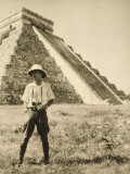 An Informal Portrait of Photographer and Explorer Luis Marden Photographie par Luis Marden