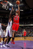 Chicago Bulls v Sacramento Kings: Taj Gibson Photographic Print by Rocky Widner