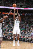 San Antonio Spurs v Utah Jazz: Paul Millsap and Antonio McDyess Lámina fotográfica por Melissa Majchrzak San Antonio Spurs v Utah Jazz: Paul Millsap and Antonio McDyess Lámina fotográfica por Melissa Majchrzak