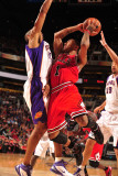 Chicago Bulls v Phoenix Suns: Derrick Rose Photographic Print by Barry Gossage