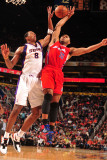 Los Angeles Clippers v Phoenix Suns: Channing Frye and Eric Gordon Photographic Print by Barry Gossage