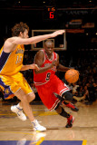 Chicago Bulls v Los Angeles Lakers: Luol Deng and Pau Gasol Photographic Print by Noah Graham