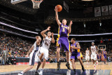 Los Angeles Lakers v New Jersey Nets: Steve Blake and Kris Humphries Photographic Print by Andrew Bernstein