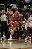 Chicago Bulls v Cleveland Cavaliers: Carlos Boozer and Antawn Jamison Photographic Print by David Liam Kyle