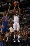 Golden State Warriors v Dallas Mavericks: Caron Butler and Dorrell Wright Photographic Print by Danny Bollinger