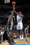 San Antonio Spurs v New Orleans Hornets: Emeka Okafor and Antonio McDyess Photographie par Layne Murdoch