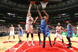 Oklahoma City Thunder v Chicago Bulls: Kyle Korver and Thabo Sefolosha Photographic Print by Joe Murphy