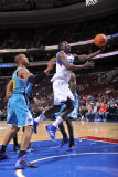 New Orleans Hornets v Philadelphia 76ers: Jrue Holiday and David West Fotografie-Druck von David Dow