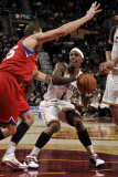 Philadelphia 76ers v Cleveland Cavaliers: Daniel Gibson and Darius Songaila Photographic Print by David Liam Kyle