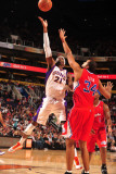 Los Angeles Clippers v Phoenix Suns: Hakim Warrick and Brian Cook Photographie par Barry Gossage