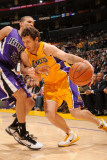 Sacramento Kings v Los Angeles Lakers: Luke Walton and Francisco Garcia Photographic Print by Noah Graham