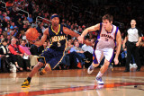 Indiana Pacers v Phoenix Suns: Goran Dragic and T.J. Ford Photographic Print by P.A. Molumby