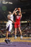 New Jersey Nets v Sacramento Kings: Kris Humphries and Carl Landry Photographic Print by Don Smith