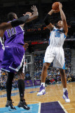 Sacramento Kings v New Orleans Hornets: David West and Samuel Dalembert Photographie par Layne Murdoch