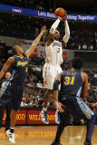 Denver Nuggets v Charlotte Bobcats: Gerald Wallace and Arron Afflalo Photographie par Kent Smith