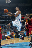 Cleveland Cavaliers v New Orleans Hornets: Trevor Ariza Photographic Print by Layne Murdoch