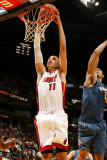 Washington Wizards v Miami Heat: Zydrunas Ilgauskas Photographic Print by Issac Baldizon