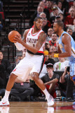 Denver Nuggets v Portland Trail Blazers: Shelden Williams and Armon Johnson Photographie par Sam Forencich