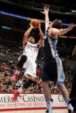Memphis Grizzlies v Los Angeles Clippers: Eric Gordon and Marc Gasol Photographic Print by Noah Graham