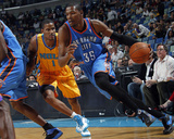 Oklahoma City Thunder v New Orleans Hornets: Kevin Durant and Trevor Ariza Photographic Print by Layne Murdoch
