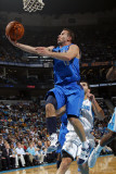 Dallas Mavericks v New Orleans Hornets: Jose Barea Lámina fotográfica por Layne Murdoch