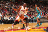 New Orleans Hornets v Miami Heat: Dwyane Wade Valokuvavedos tekijänä Victor Baldizon