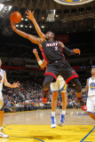 Miami Heat v Golden State Warriors: Dwayne Wade Photographie par Rocky Widner