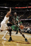 Boston Celtics v Cleveland Cavaliers: Kevin Garnett and Ryan Hollins Photographic Print by David Liam Kyle