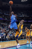 Oklahoma City Thunder v New Orleans Hornets: Jeff Green and Emeka Okafor Photographic Print by Layne Murdoch