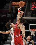 Chicago Bulls v Cleveland Cavaliers: Anderson Varejao and Joakim Noah Photographic Print by David Liam Kyle
