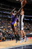 Los Angeles Lakers v New Jersey Nets: Lamar Odom and Kris Humphries Photographic Print by Andrew Bernstein