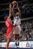 Houston Rockets v Dallas Mavericks: Caron Butler and Shane Battier Photographic Print by Glenn James