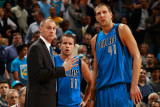 Dallas Mavericks v New Orleans Hornets: Rick Carlisle, Jose Barea and Dirk Nowitzki Lámina fotográfica por Chris Graythen