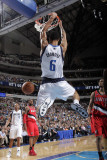 Portland Trail Blazers v Dallas Mavericks: Tyson Chandler and Brandon Roy Photographic Print by Glenn James