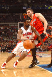 Toronto Raptors v Detroit Pistons: Ben Gordon and Andrea Bargnani Photographie par Allen Einstein