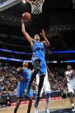 Oklahoma City Thunder v New Jersey Nets: Thabo Sefolosha Photographie par Jesse D. Garrabrant