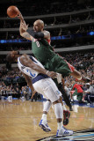 Milwaukee Bucks v Dallas Mavericks: Drew Gooden and DeShawn Stevenson Photographic Print by Glenn James