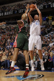 Milwaukee Bucks v Dallas Mavericks: Dirk Nowitzki and Drew Gooden Photographic Print by Danny Bollinger