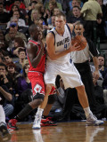 Chicago Bulls v Dallas Mavericks: Dirk Nowitzki and Luol Deng Photographic Print by Glenn James