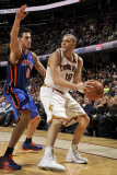 New York Knicks v Cleveland Cavaliers: Anthony Parker and Danilo Gallinari Fotografisk tryk af David Liam Kyle New York Knicks v Cleveland Cavaliers: Anthony Parker and Danilo Gallinari Fotografisk tryk af David Liam Kyle